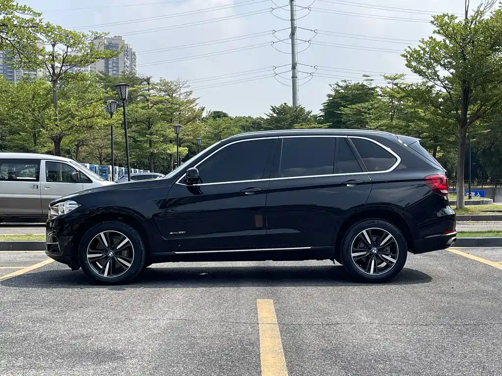 BMW X5 (Import) — миниатюра 8