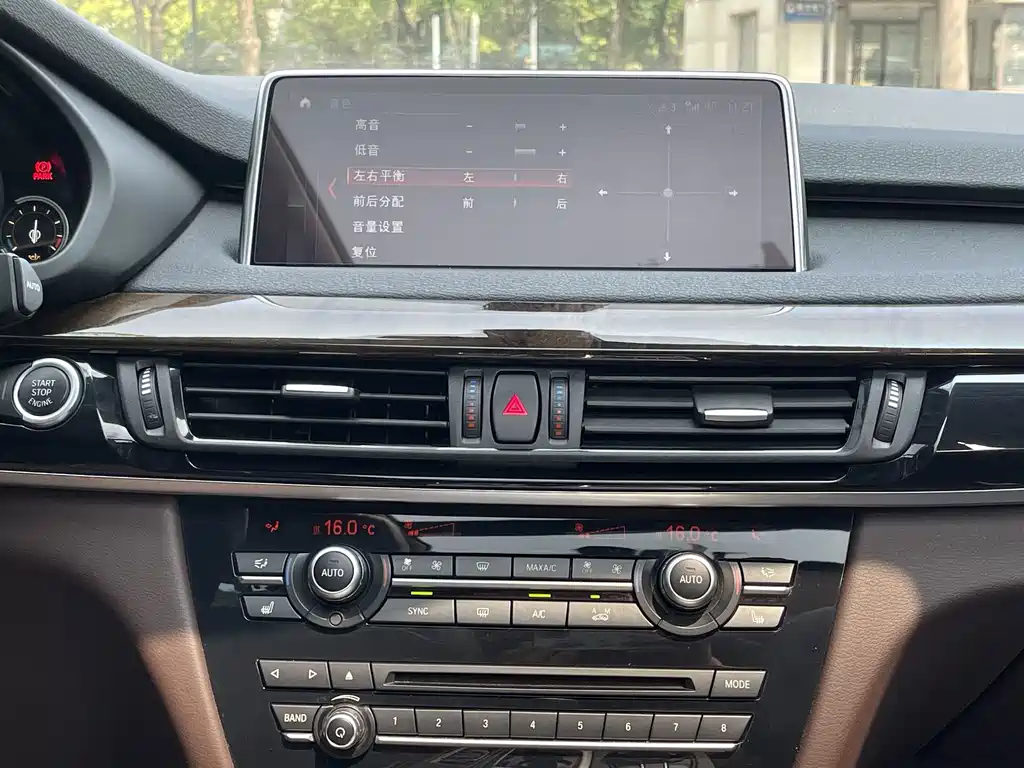 BMW X5 (Import) — миниатюра 17