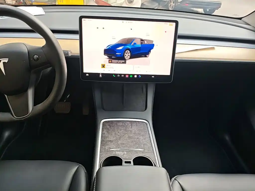 Tesla Model Y — миниатюра 13