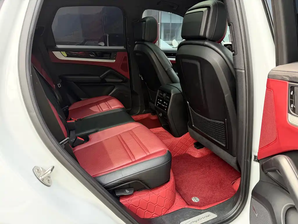 Porsche Cayenne — миниатюра 13