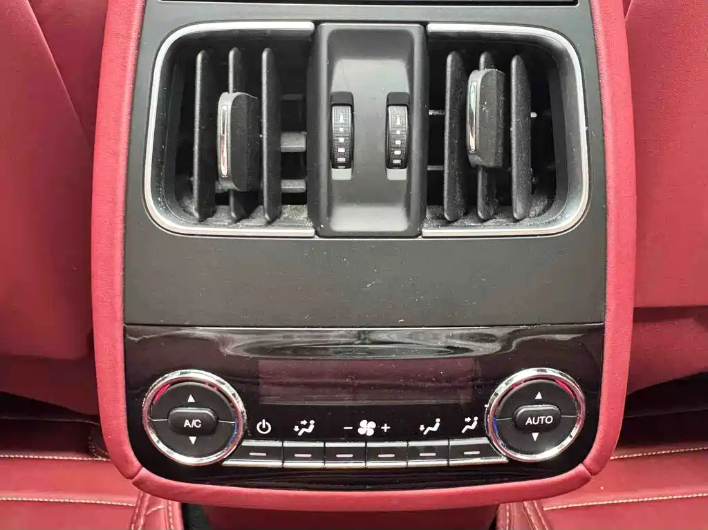 Maserati Levante — миниатюра 11