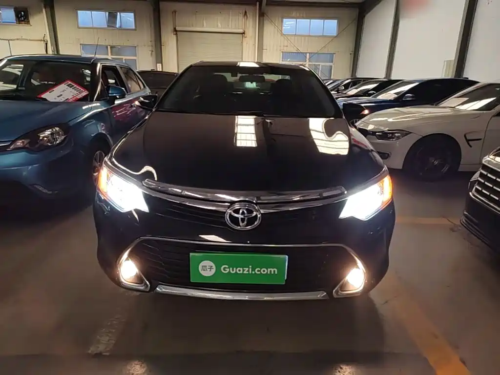 Toyota Camry — миниатюра 3