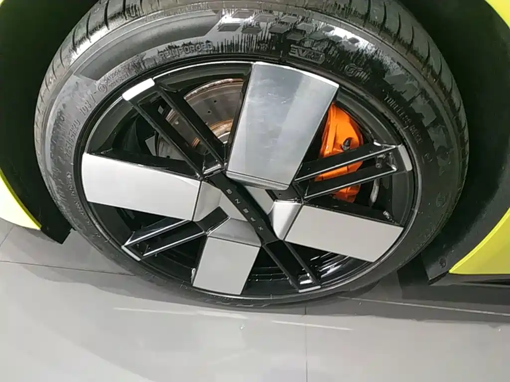 XPeng P7 — миниатюра 23
