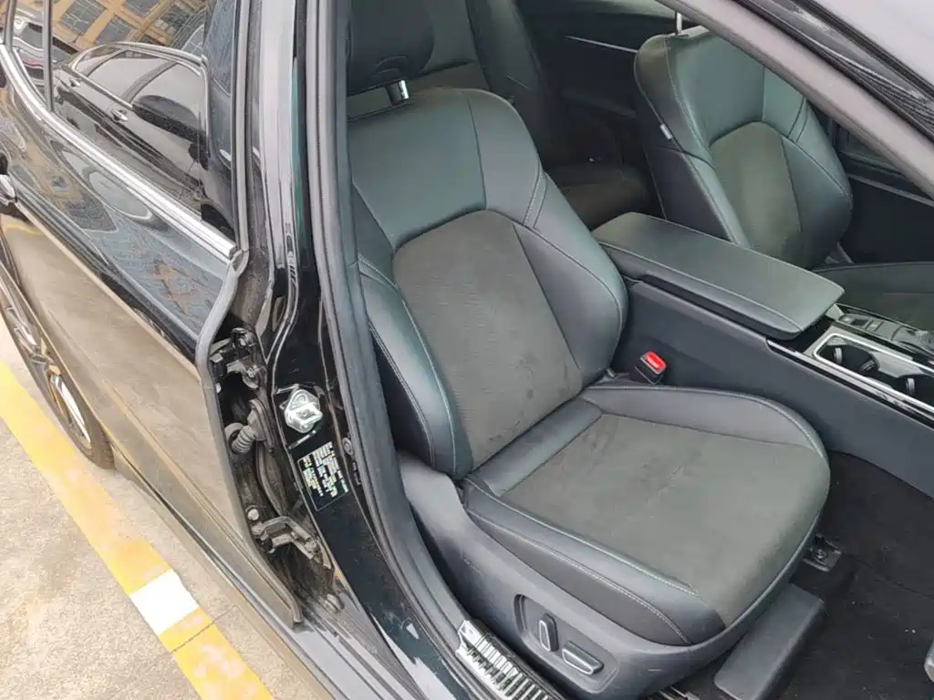 Toyota Camry — миниатюра 25