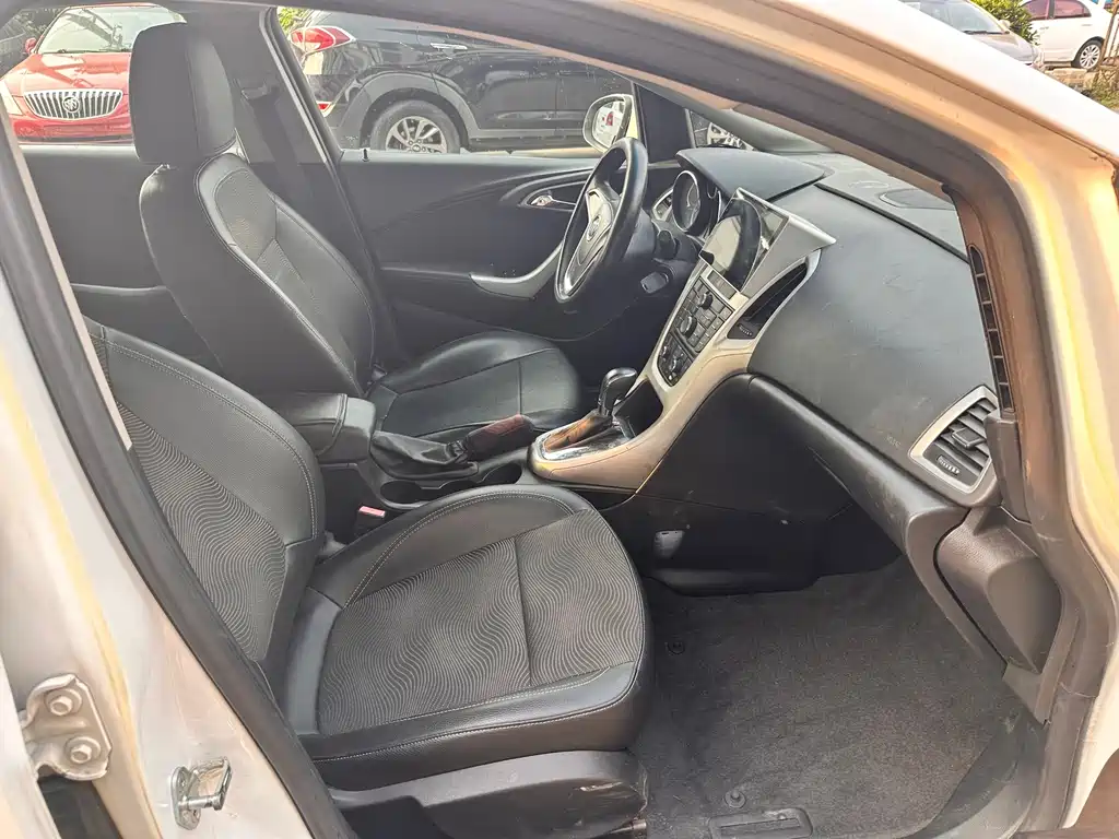 Buick Excelle — миниатюра 10