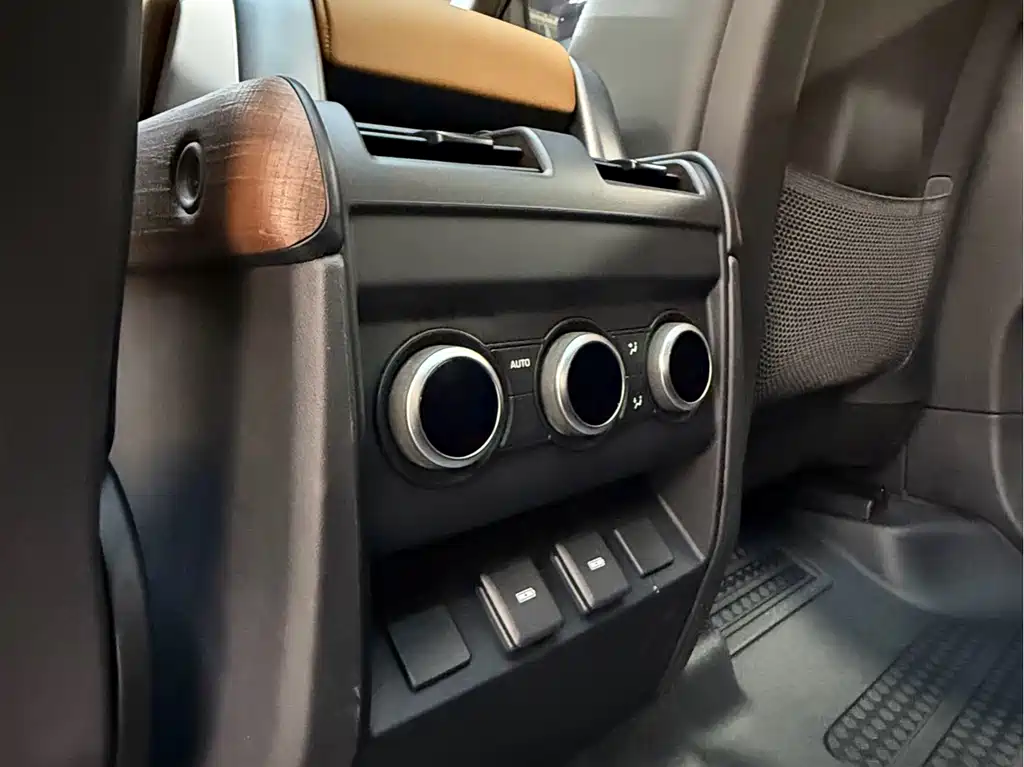 Land Rover Defender — миниатюра 16