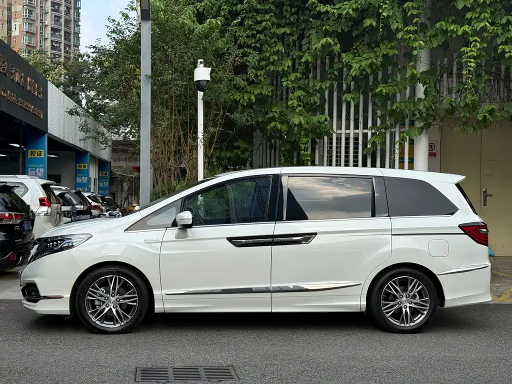 Honda Elysion — миниатюра 4