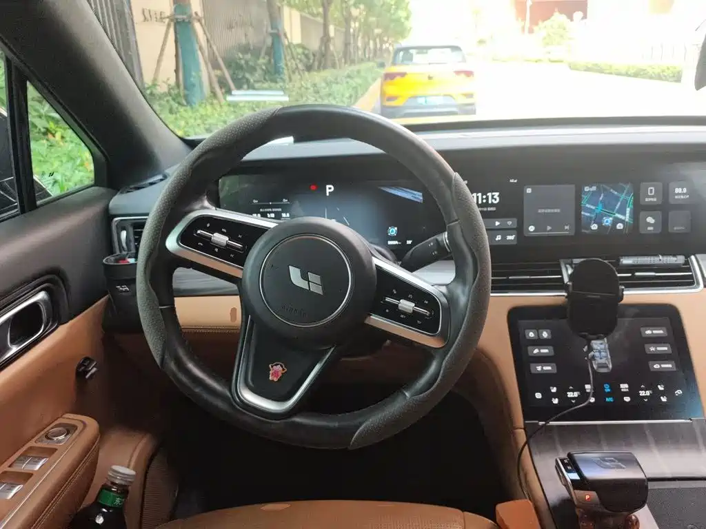 Li Auto Li ONE — миниатюра 11