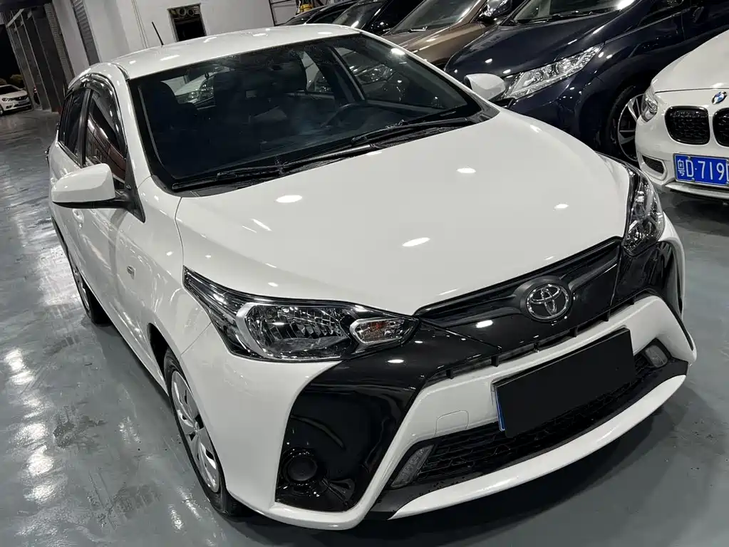 Toyota Yaris L — миниатюра 2