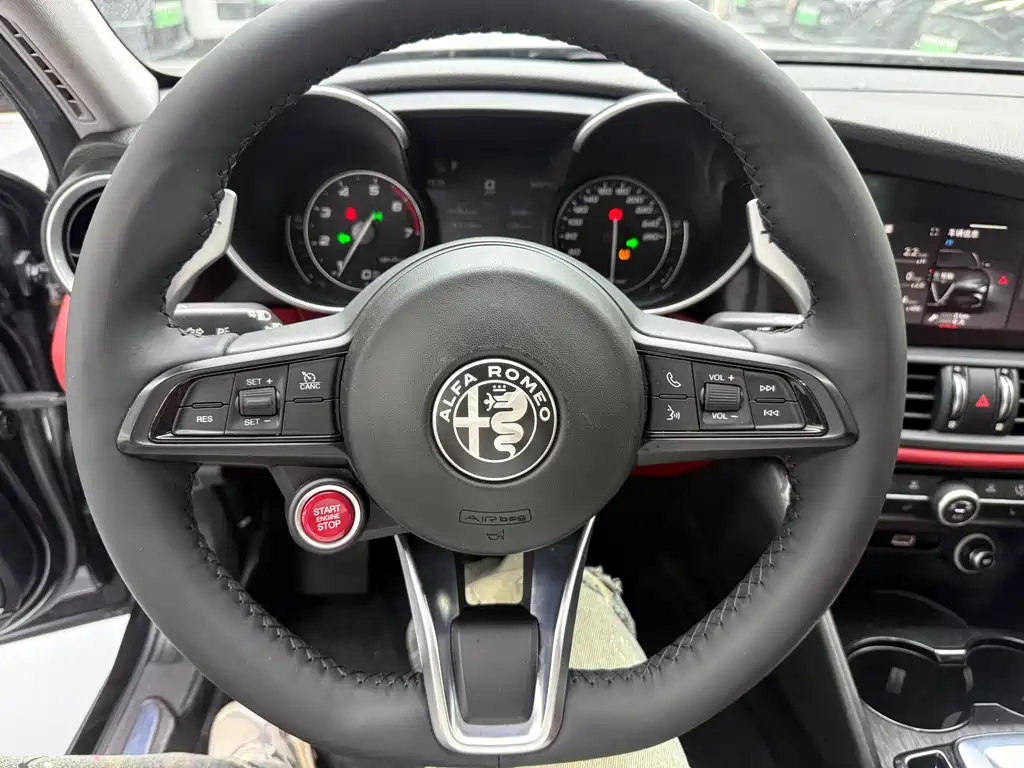Alfa Romeo Giulia — миниатюра 7