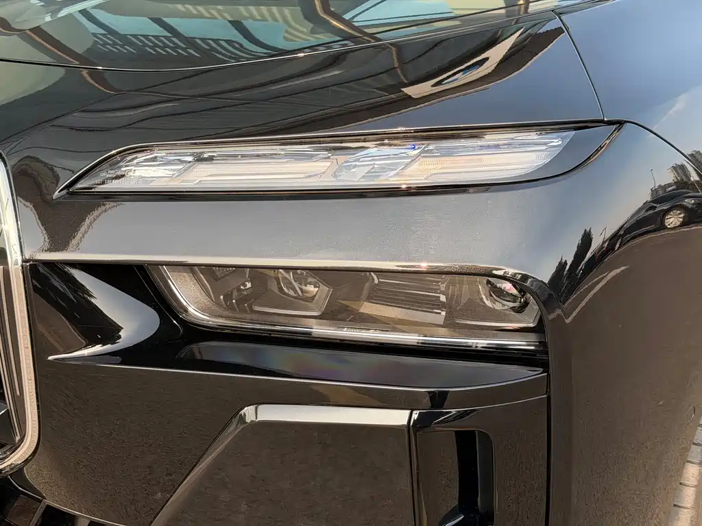 BMW i7 — миниатюра 28