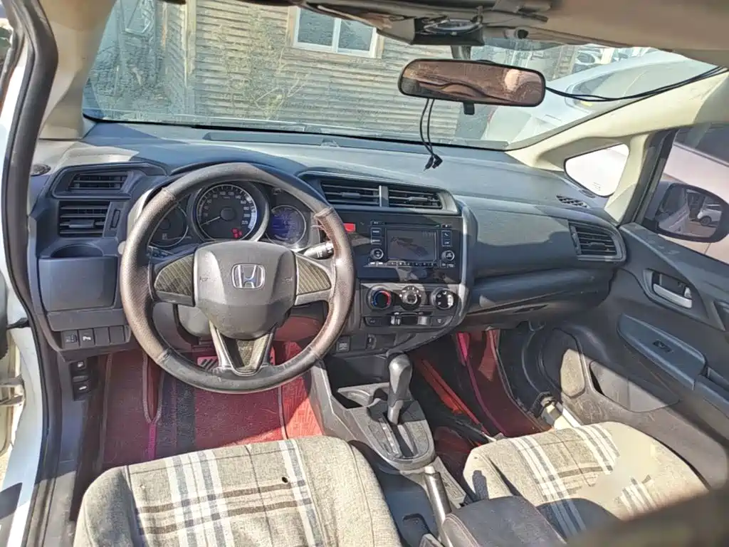 Honda Fit — миниатюра 10
