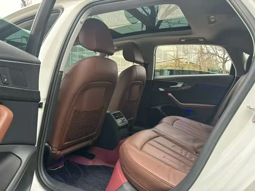 Audi A4L 2019 40 TFSI VI