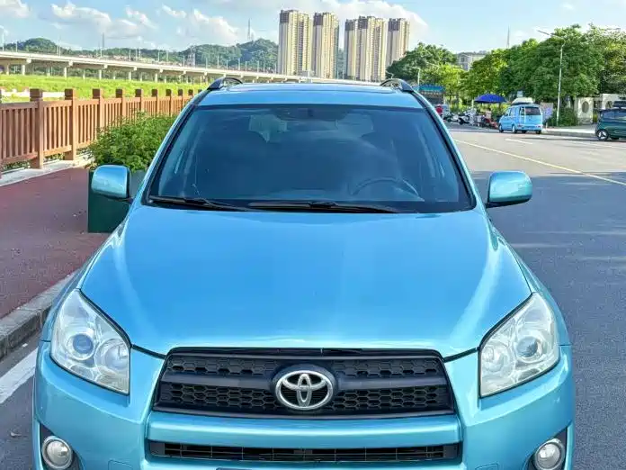 Toyota RAV4 — миниатюра 2