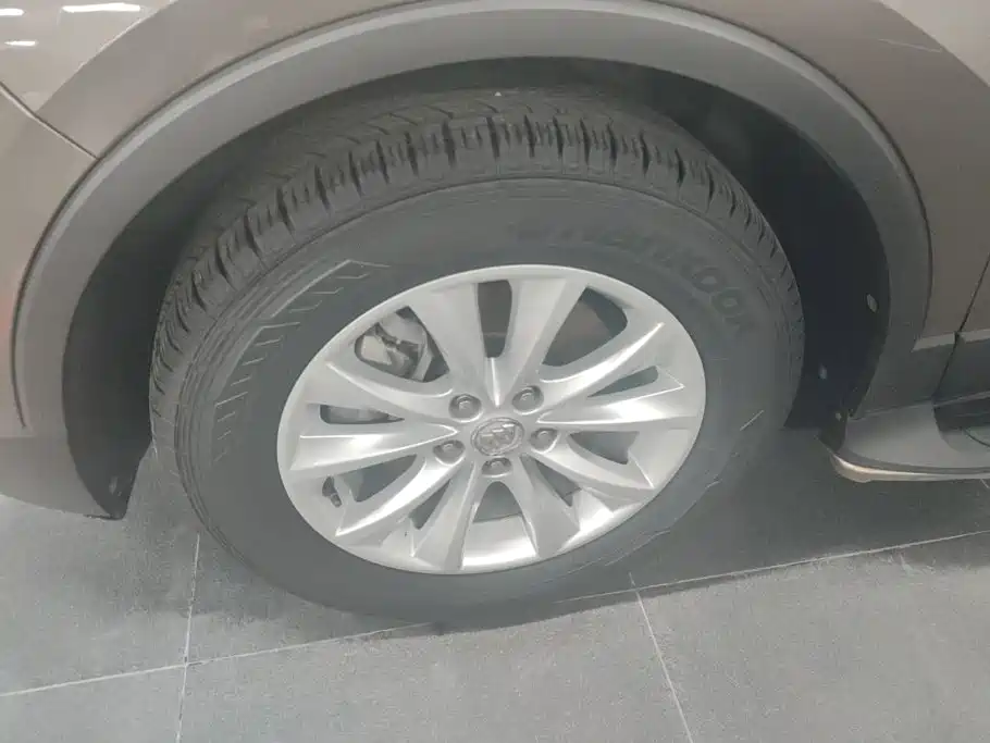 Buick Envision Plus — миниатюра 6