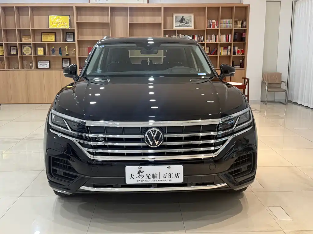 Volkswagen Touareg 2022 3.0TSI Sport