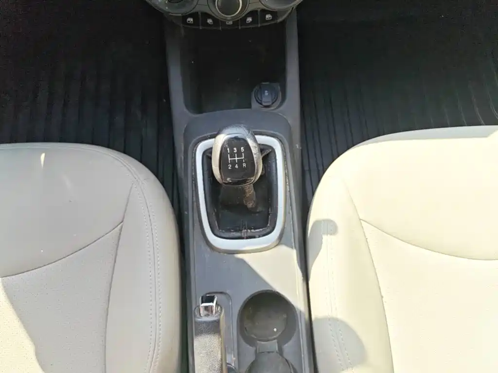 Chevrolet Sail — миниатюра 14