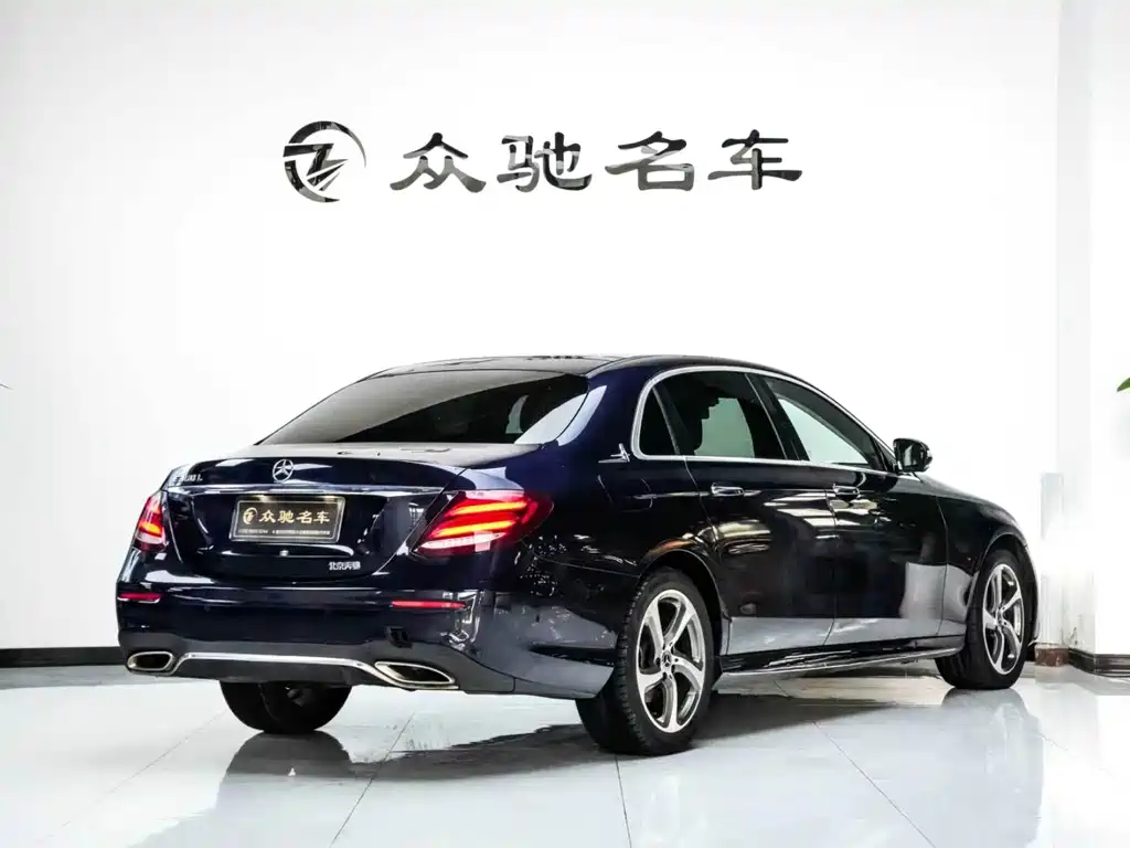 Mercedes-Benz E-Class — миниатюра 10