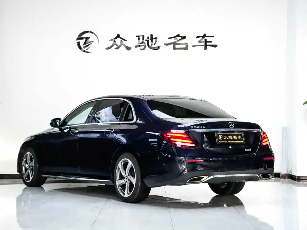 Mercedes-Benz E-Class — миниатюра 12