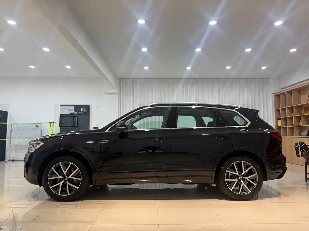 Volkswagen Touareg 2022 3.0TSI Sport
