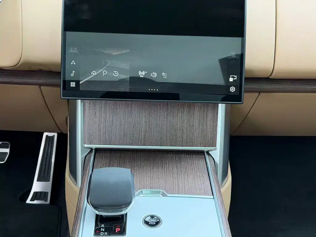 Land Rover Range Rover — миниатюра 10