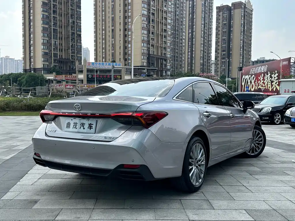 Toyota Avalon — миниатюра 7