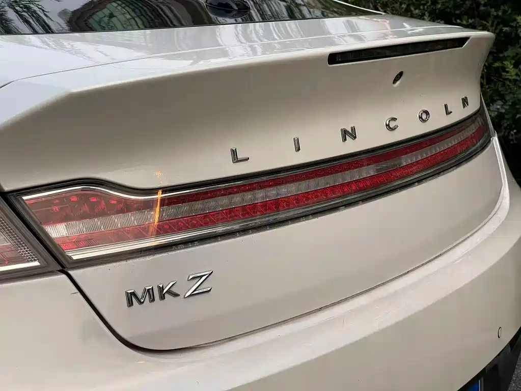 Lincoln MKZ — миниатюра 5