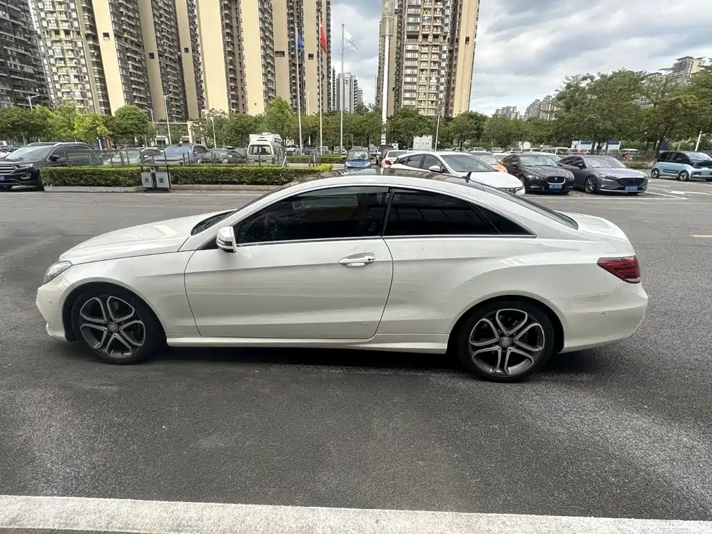Mercedes-Benz E-Class (Import) — миниатюра 3