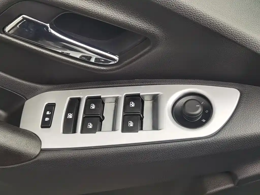 Chevrolet Trax — миниатюра 9