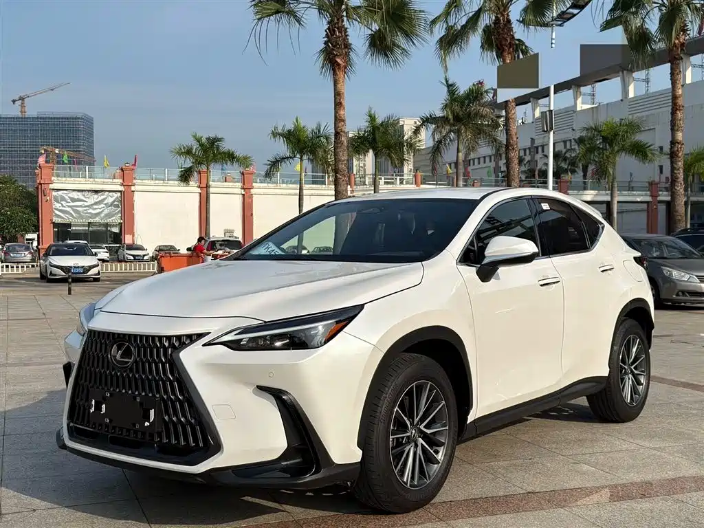 Lexus NX 2023