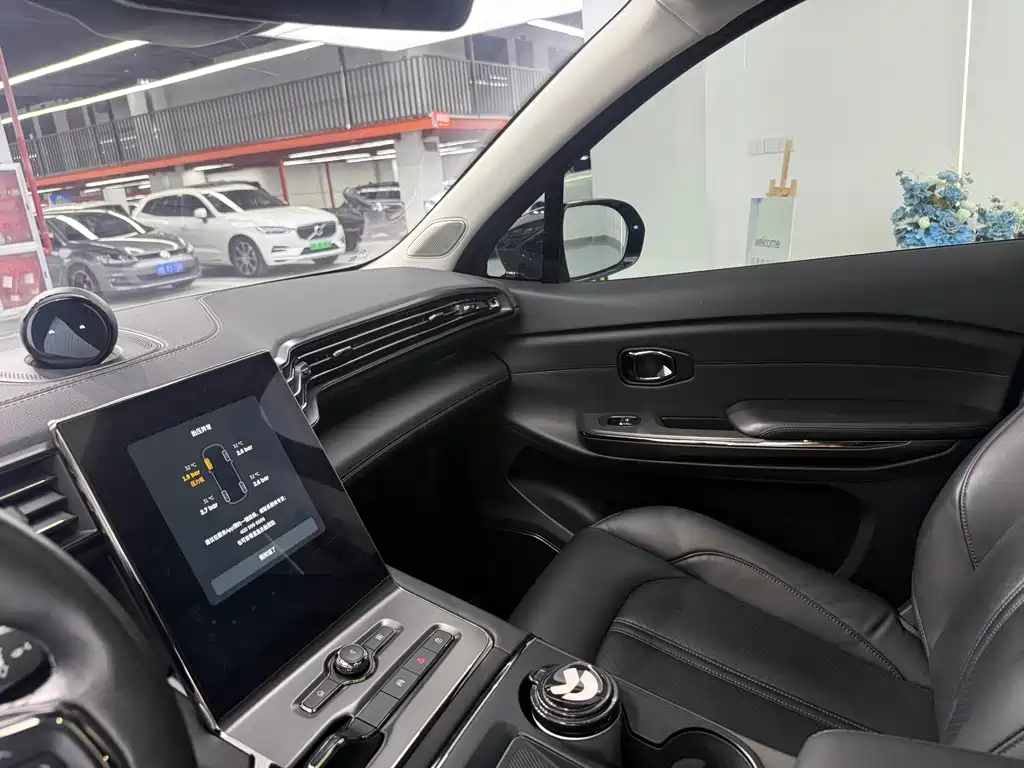 NIO ES6 — миниатюра 6