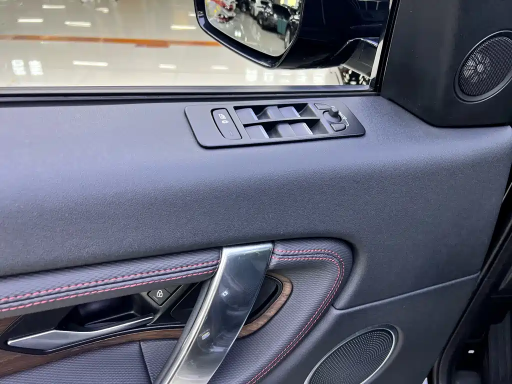 Land Rover Discovery Sport — миниатюра 9
