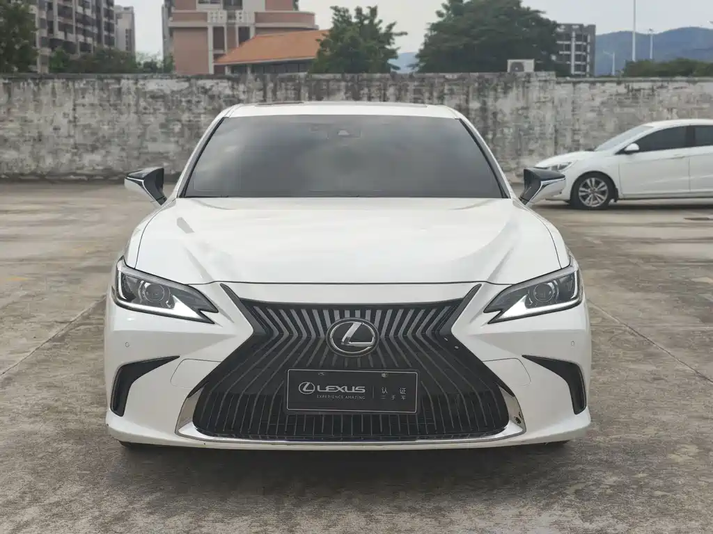Lexus ES — миниатюра 2