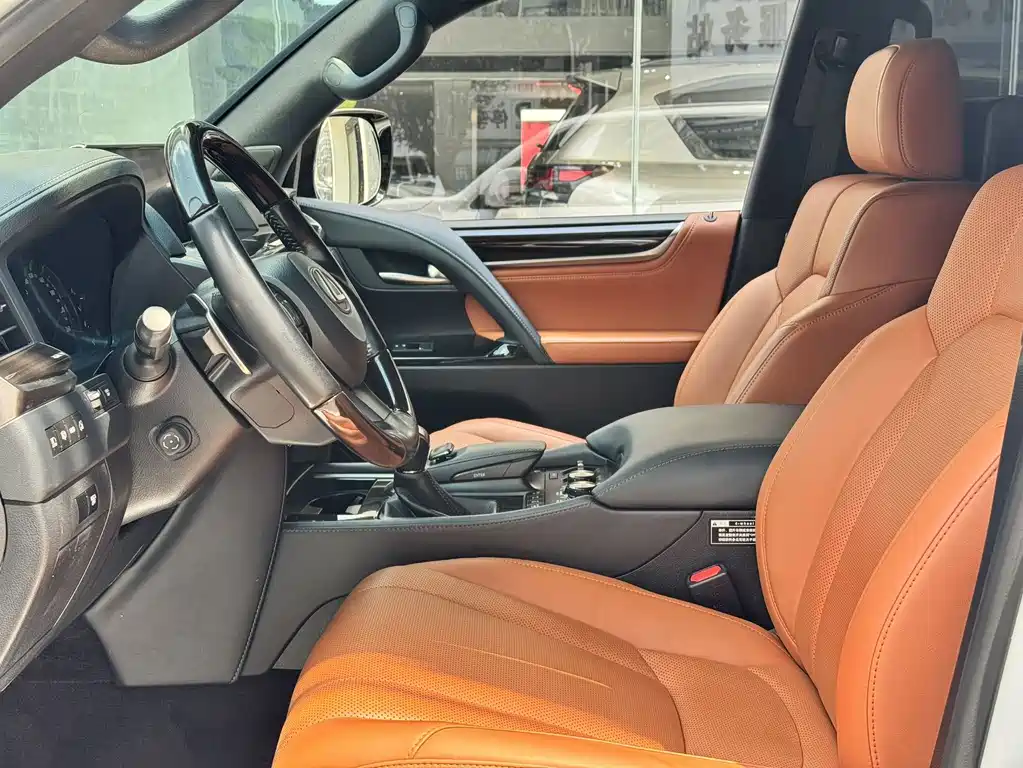 Lexus LX — миниатюра 11