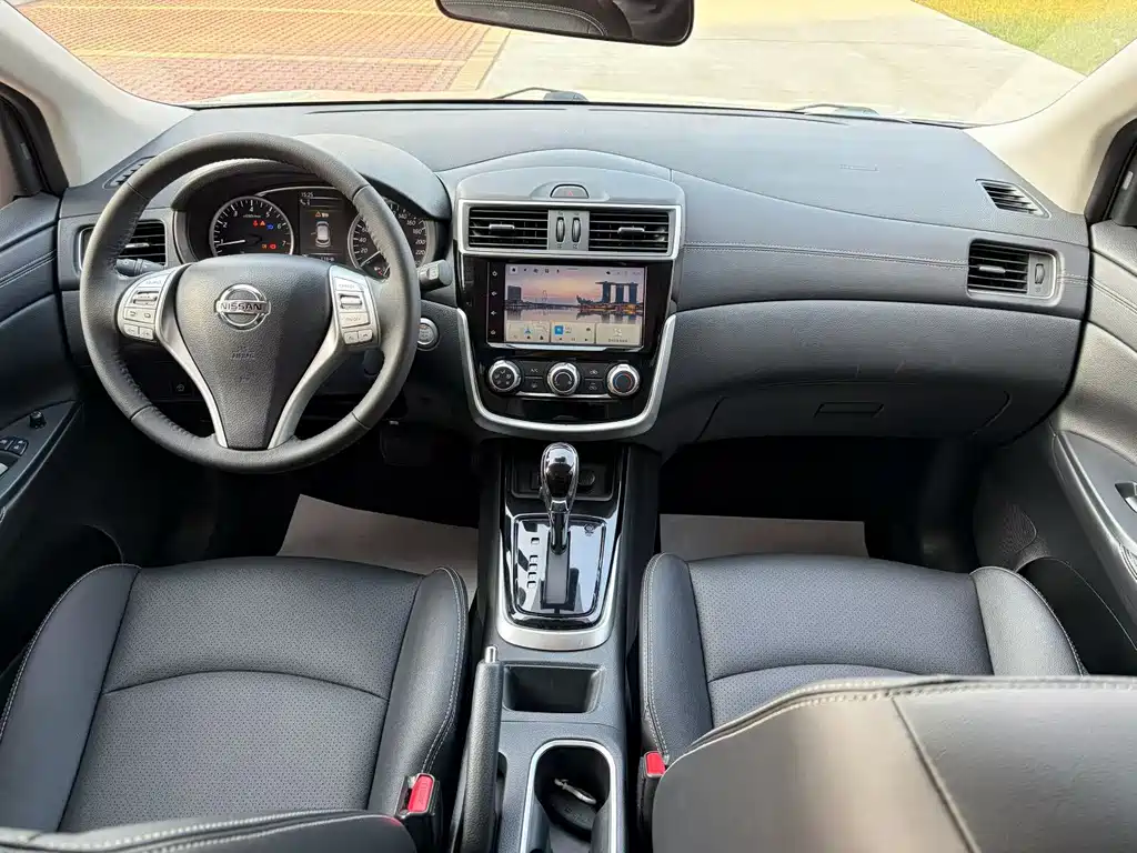 Nissan Tiida — миниатюра 5