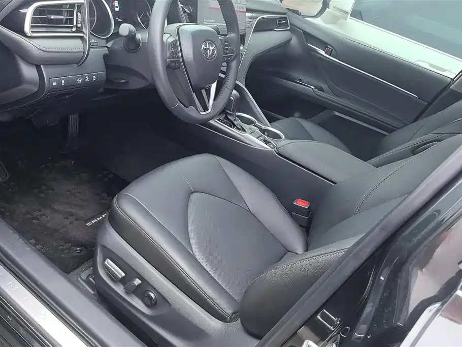 Toyota Camry 2023 2.0G Luxury