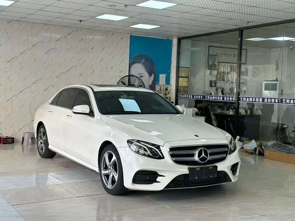 Mercedes-Benz E-Class — миниатюра 3