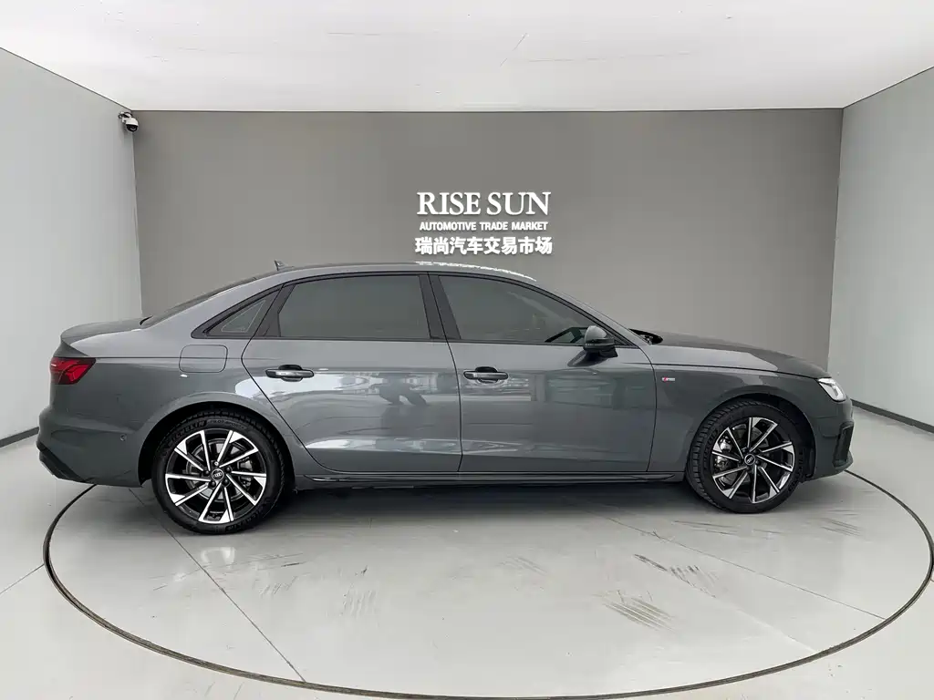 Audi A4L 2023 40 TFSI Luxury