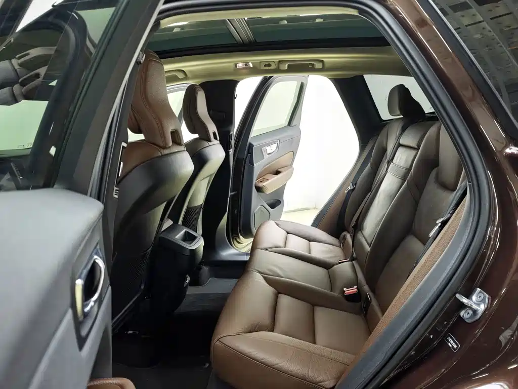Volvo XC60 — миниатюра 10