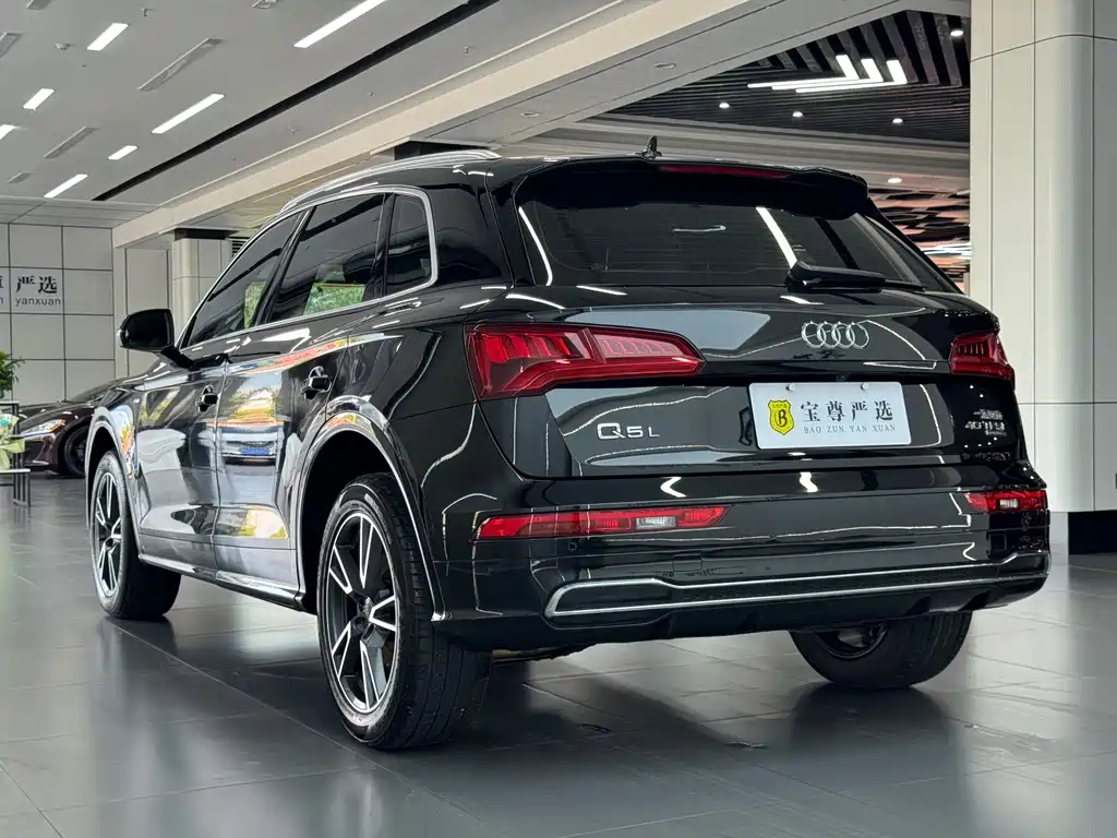 Audi Q5L — миниатюра 9