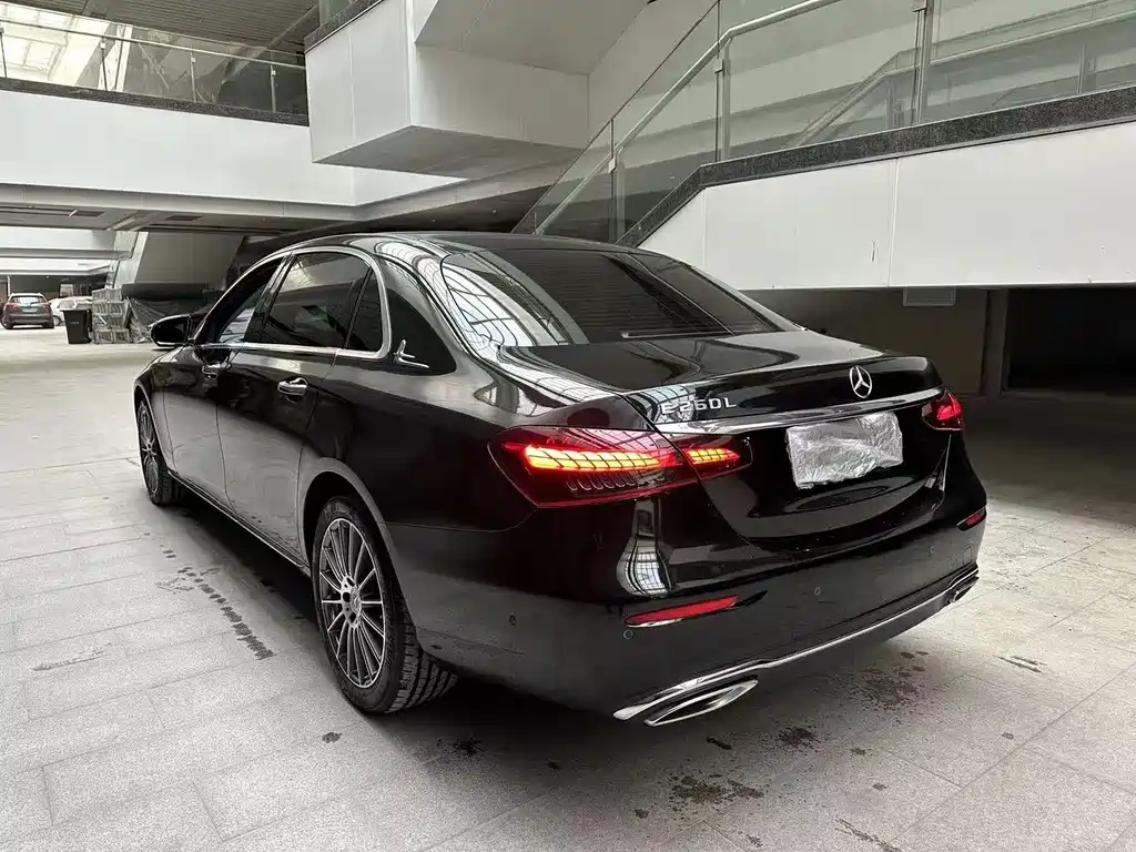 Mercedes-Benz E-Class — миниатюра 4