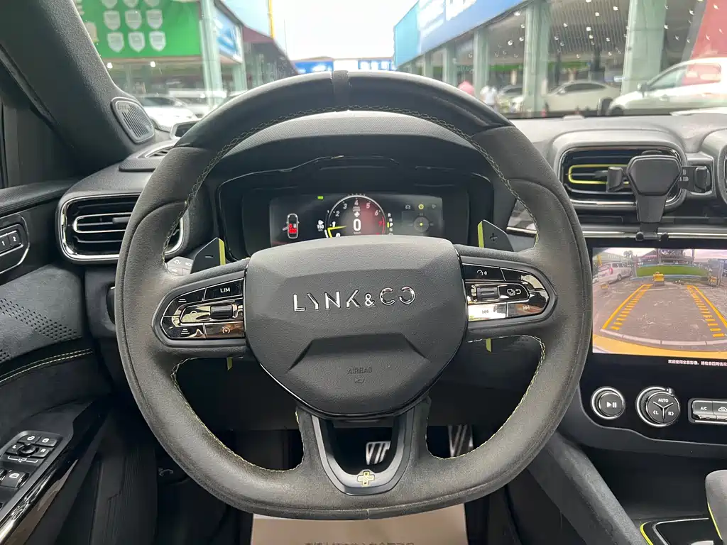 Lynk & Co 03 — миниатюра 11