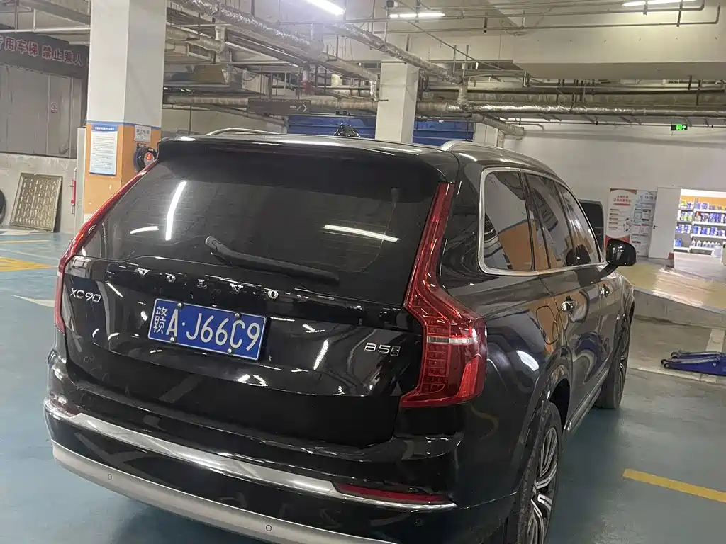 Volvo XC90 — миниатюра 6