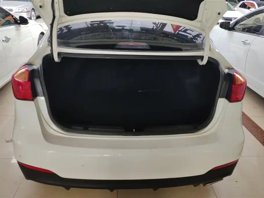 Kia K3 2015 1.6L AT GL