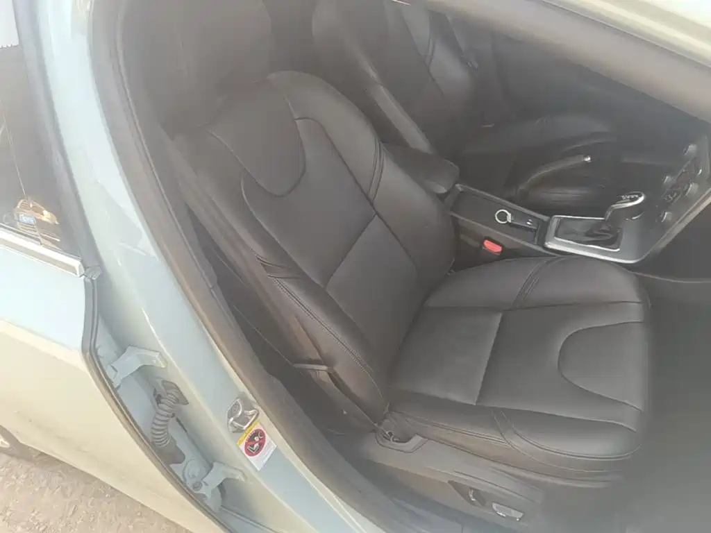 Volvo V40 — миниатюра 25