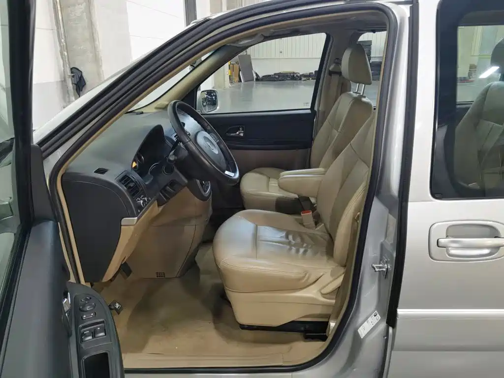 Buick GL8 — миниатюра 10