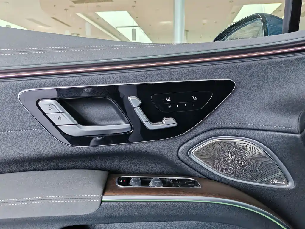Mercedes-Benz EQS — миниатюра 16