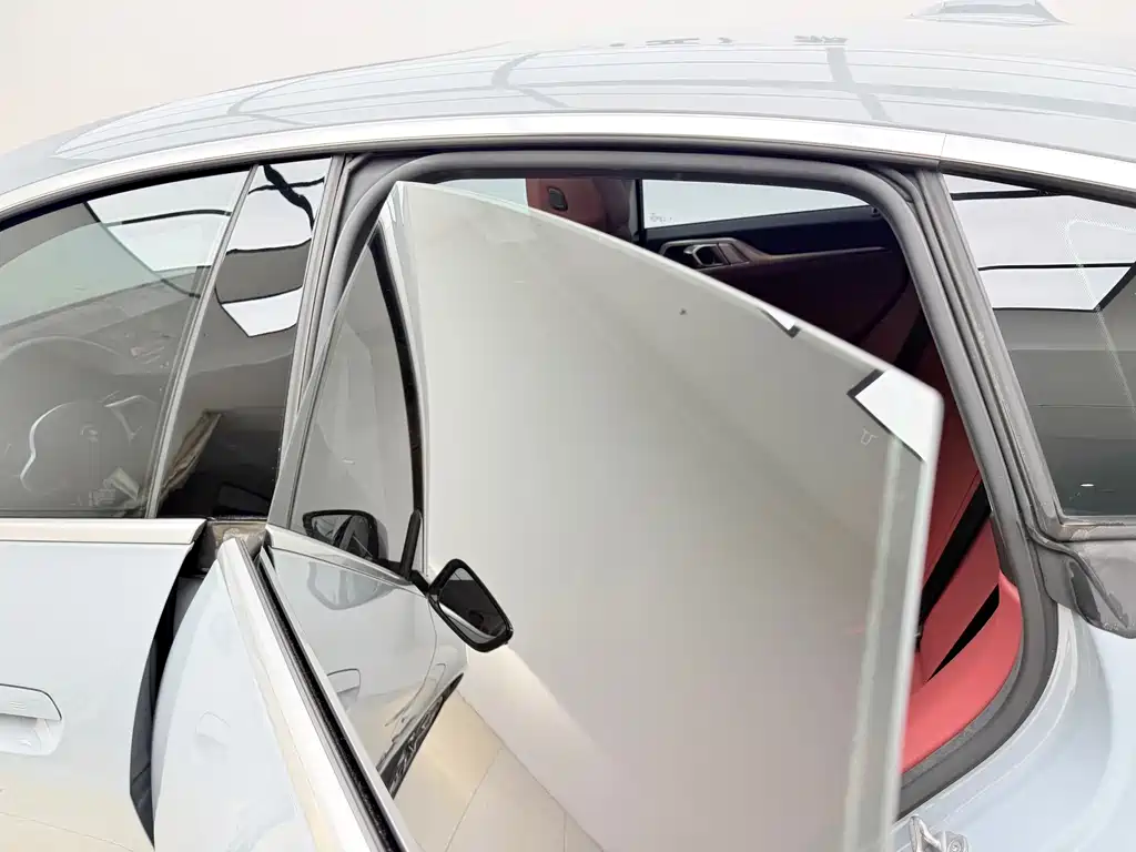 BMW i4 — миниатюра 12