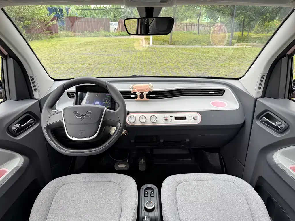 Wuling MINIEV — миниатюра 8