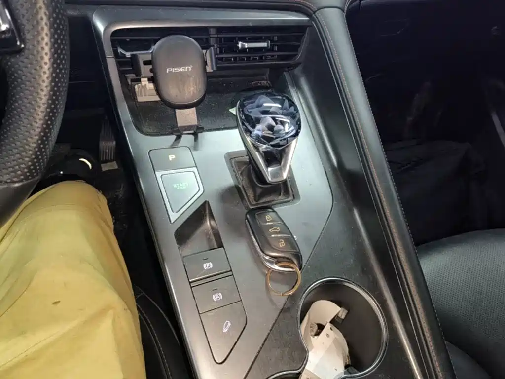 Roewe RX5 — миниатюра 14